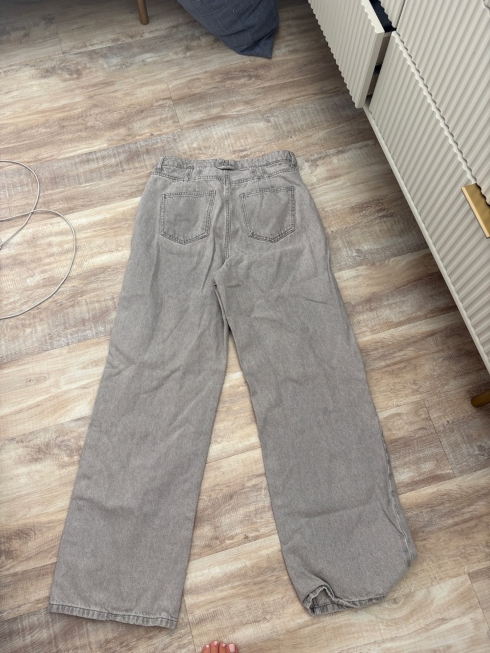 ASOS Wide Leg Flared Jeans in Light Gray - Picture 4 of 4